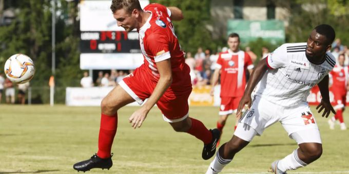 Pululu vom FCB im Cupspiel gegen Pully. FCB Cup Pully