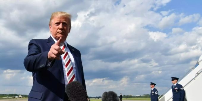 Washington - Trump verknüpft schärferes Waffenrecht mit Einwanderungsreform