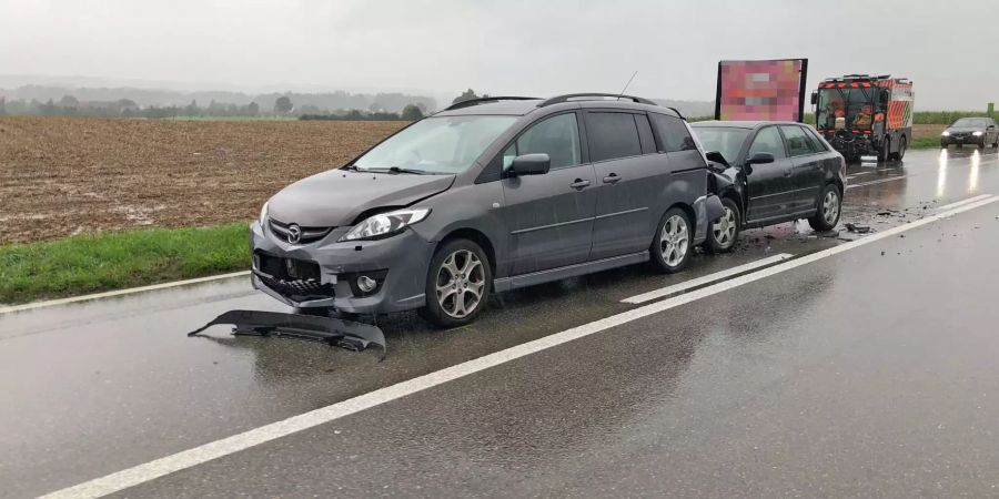 Beim Unfall wurde eine Person mittelschwer verletzt