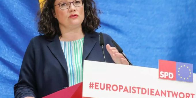 Andrea Nahles bei einer Pressekonferenz zu den Ergebnissen der Europawahl. Foto: Wolfgang Kumm Andrea Nahles bei einer Pressekonferenz zu den Ergebnissen der Europawahl. Foto: Wolfgang Kumm