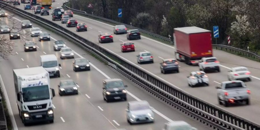 Zum Ferienstart in Bayern und Baden-Württemberg wird es voll auf den Autobahnen. Foto: Christoph Schmidt