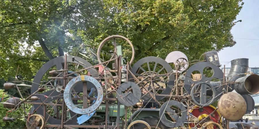 Jean Tinguelys fahrbare Maschinenskulptur «Klamauk» kann nicht mit an die Fête des Vignerons in Vevey.