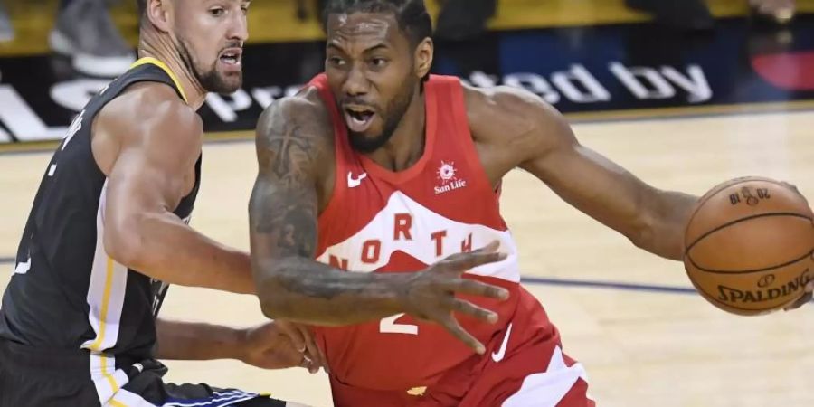 Kawhi Leonard (r) führte die Toronto Raptors zur NBA-Meisterschaft. Foto: Frank Gunn/The Canadian Press/AP