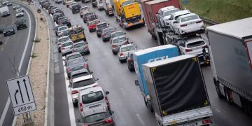 Stau auf der A8