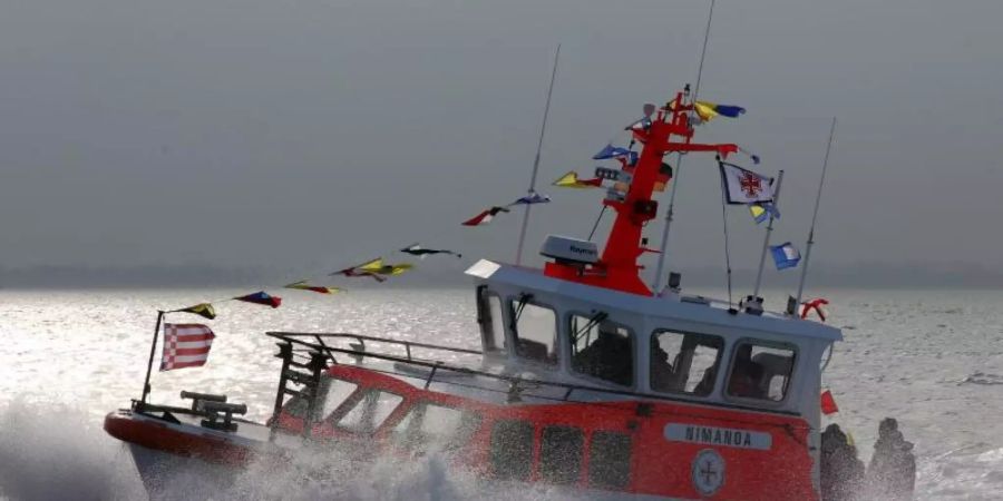 Seenotrettungsboot der Deutschen Gesellschaft zur Rettung Schiffbrüchiger (DGzRS) auf der Ostsee. Foto: Bernd Wüstneck