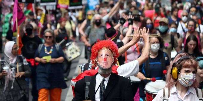 Demonstranten auf den Strassen Londons am 26. Juni 2021. People's Assembly National March in London