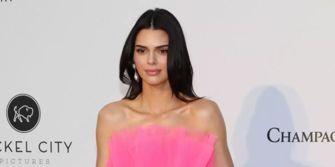 Kendall Jenner gibt nur selten Einblicke in ihr Liebesleben. kendall jenner