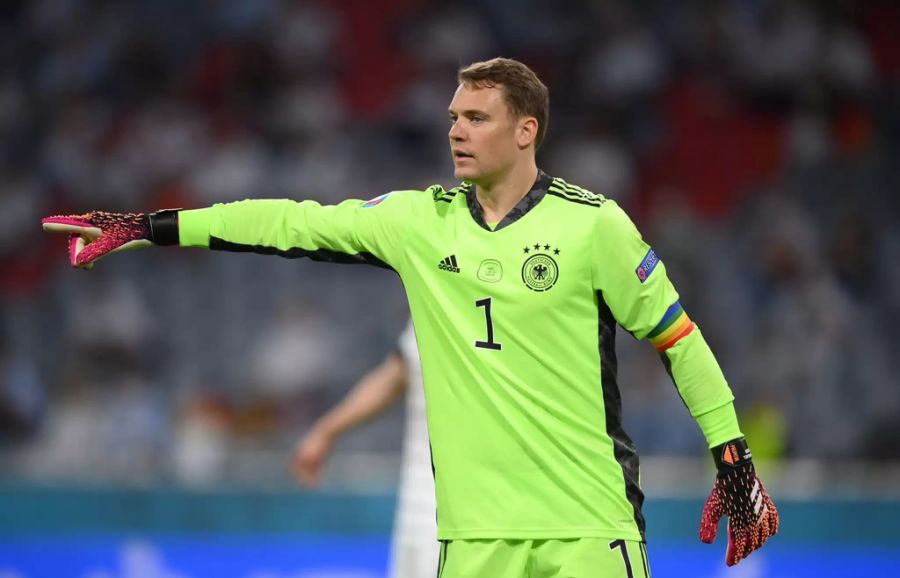 Manuel Neuer trägt an der Euro 2020 ein Captain-Band in Regenbogen-Farben.