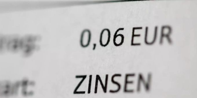 Im jahrelangen Streit um die Verzinsung von Prämiensparverträgen greift die Finanzaufsicht Bafin durch. Foto: Daniel Karmann/dpa Im jahrelangen Streit um die Verzinsung von Prämiensparverträgen greift die Finanzaufsicht Bafin durch. Foto: Daniel Karmann/dpa