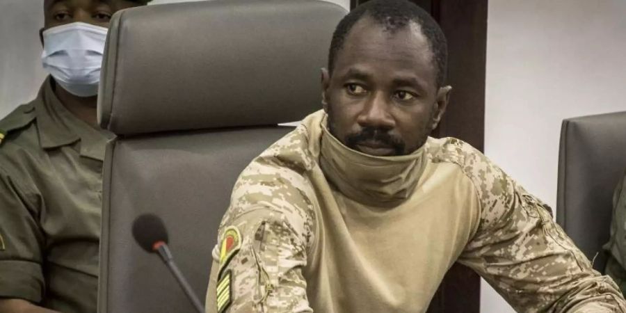 Putschistenführer Assimi Goïta hat sich zum neuen Übergangspräsidenten ausrufen lassen (Archiv). Foto: Uncredited/AP/dpa