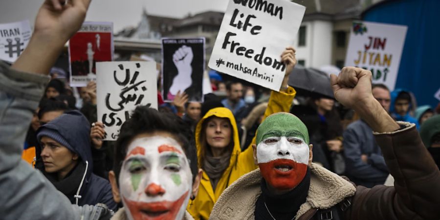 Teilnehmende einer Solidaritätsdemonstration im Oktober in Zürich. (Archivbild)