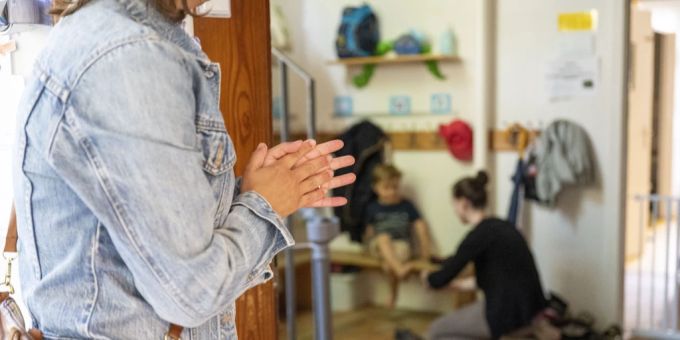 Proteste - Berner Eltern müssen Kinder auf Viertelstunde genau abholen