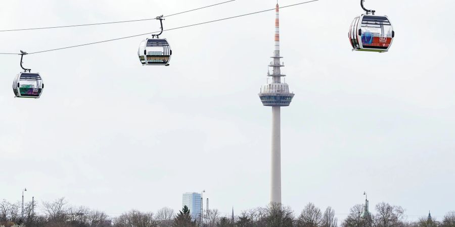 Die Bundesgartenschau 2023 beginnt am 14. April. Die Seilbahn verbindet das Spinelligelände mit dem Luisenpark.