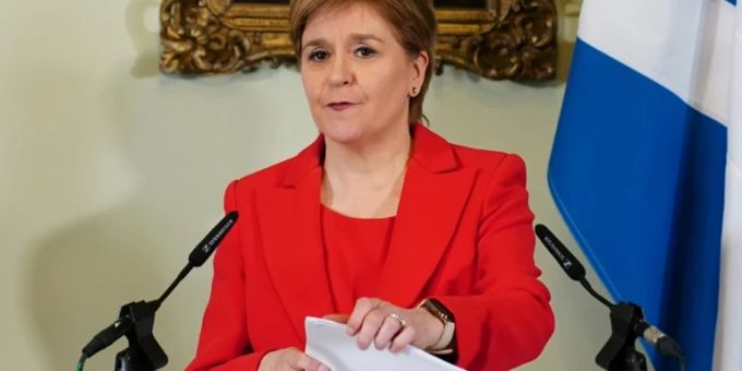 Sturgeon bei ihrer Rücktrittsankündigung Sturgeon bei ihrer Rücktrittsankündigung