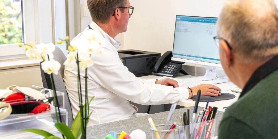 Laborwerte, Arztbriefe, Befunde: Patientinnen und Patienten können selbst entscheiden, welche Dokumente in der elektronischen Patientenakte abgelegt werden sollen.