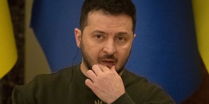 Der ukrainischer Präsident Wolodymyr Selenskyj ist gegen russische Sportler bei den Olympischen Spielen. Der ukrainischer Präsident Wolodymyr Selenskyj ist gegen russische Sportler bei den Olympischen Spielen.