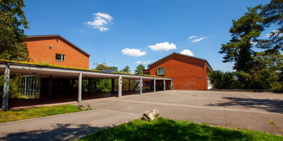 Das Schulhaus Boostock in Spreitenbach.