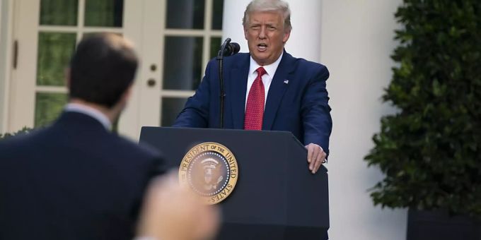 US-Präsident Donald Trump hat Joe Biden für dessen Vorschläge zur Umweltpolitik am Dienstag (Ortszeit) an einer Medienkonferenz im Weissen Haus bemängelt. US-Präsident Donald Trump hat Joe Biden für dessen Vorschläge zur Umweltpolitik am Dienstag (Ortszeit) an einer Medienkonferenz im Weissen Haus bemängelt.