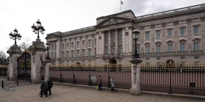 Der Buckingham-Palast in London. buckingham queen elizabeth