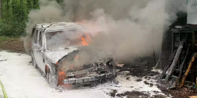 Neunkirch SH - Brand eines Personenwagens