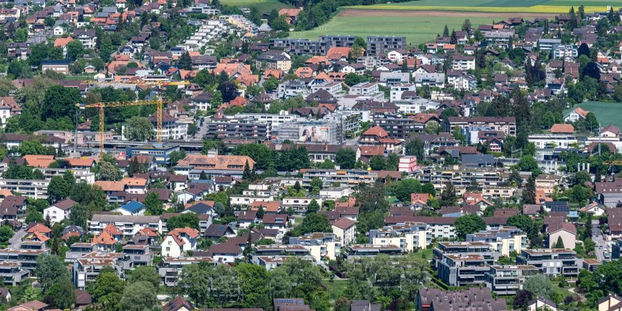 Blick auf das Zentrum von Münsingen vom Belpberg aus.