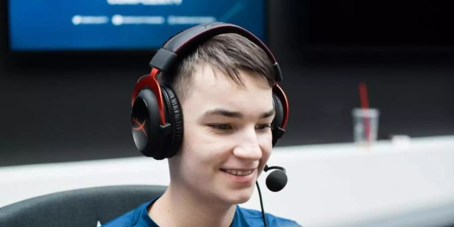 Die Mannschaft Complexity Gaming um den US-Amerikaner oBo spielt wegen Corona komplett aus Europa. Foto: Complexity Gaming/dpa