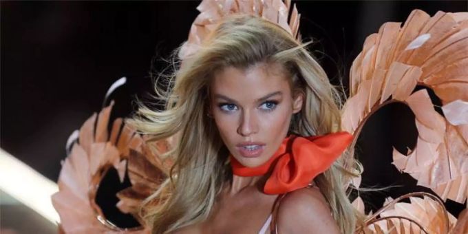 Stella Maxwell passt seine Kleidung seiner jeweiligen Stimmung an. Stella Maxwell