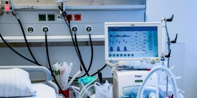 Beatmungsgerät in Klinik Beatmungsgerät in Klinik