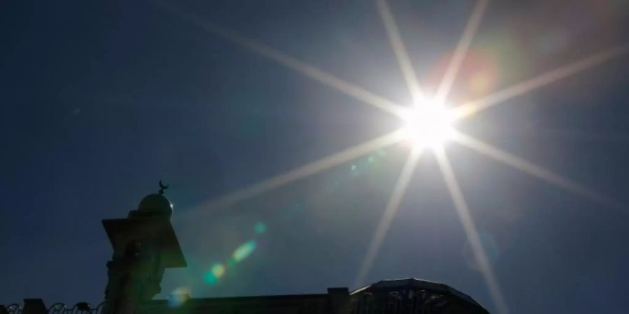 Moschee im Gegenlicht