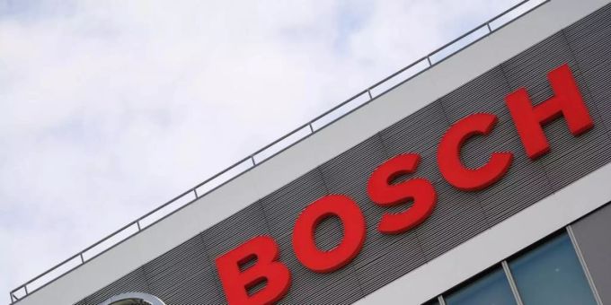 Das Bosch-Logo auf dem Forschungscampus des Konzerns in Renningen. autonomes