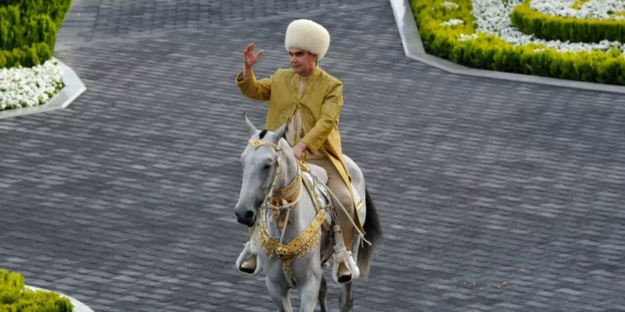 Präsident Gurbanguly Berdymuchamedow beim «Tag des Pferdes» 2018