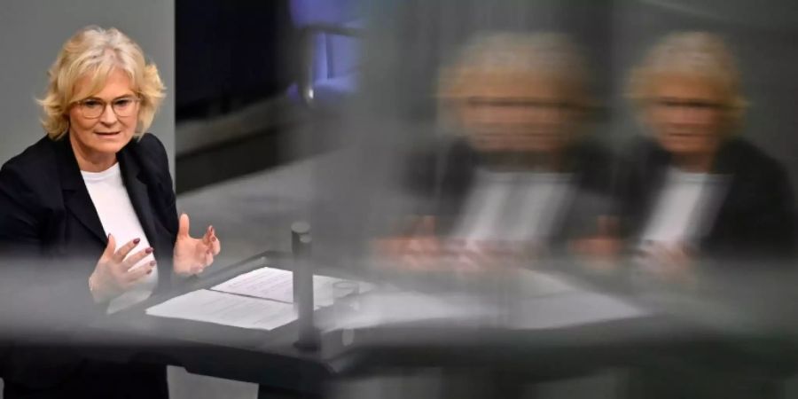 Justizministerin Lambrecht im Bundestag