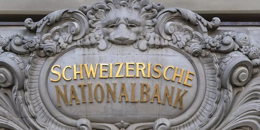 Die Erträge der Nationalbank aus Negativzinsen sollen in die AHV fliessen. Das fordert der Nationalrat. (Themenbild)