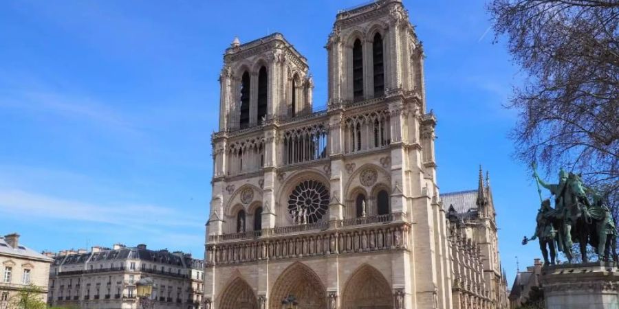 Die Kathedrale Notre-Dame de Paris - aufgenommen vor dem Brand im April 2019. Foto: Christian Böhmer/dpa