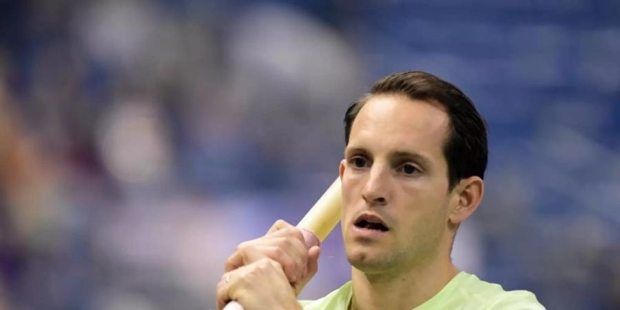 Nimmt an einer besonderen «Gartenparty» teil: Stabhochsprung-Olympiasieger Renaud Lavillenie. Foto: Soeren Stache/dpa-Zentralbild/dpa