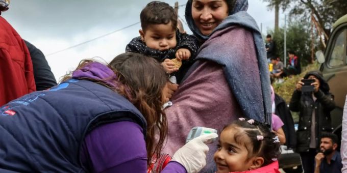 Moria - Griechenland verlegt hunderte Flüchtlinge aus Insel-Lager Moria aufs Festland