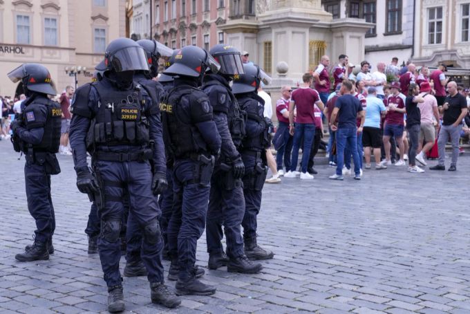 In der Prager Innenstadt ist es vor dem Spiel zu Auseinandersetzungen gekommen. Conference League