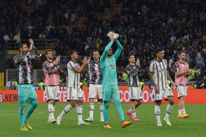 Die Spieler von Juventus Turin lassen nach der Niederlage im Pokal-Halbfinale den Kopf hängen. Juventus Turin Pokal