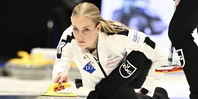 Briar und Yannick Schwaller scheiden an der Double-Mixed-WM ohne Medaille aus. Curling