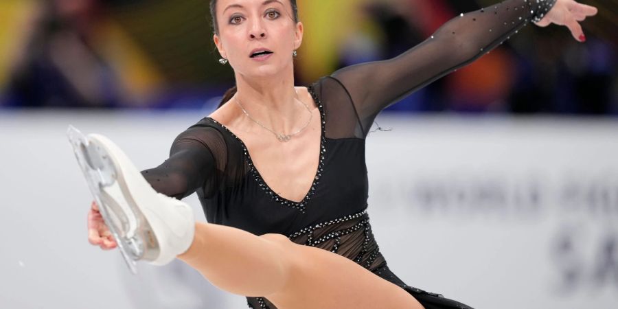 Die deutschen Eiskunstläuferin Nicole Schott auf dem Eis.