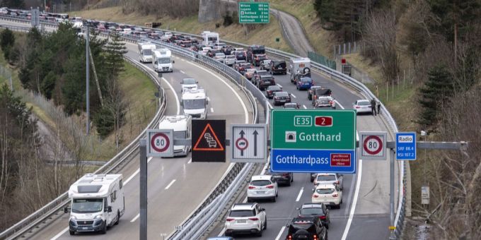 Erneut kam es über die Ostertage zu grossem Stau vor dem Gotthard-Tunnel. Gotthard Stau Ostern