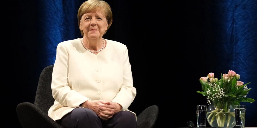 Angela Merkel spricht auf der Leipziger Buchmesse über ihr Leben.