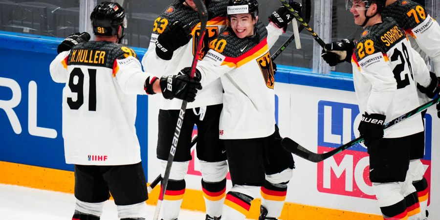 Das Deutsche Eishockey-Team wahrt die Chance auf das Viertelfinale.
