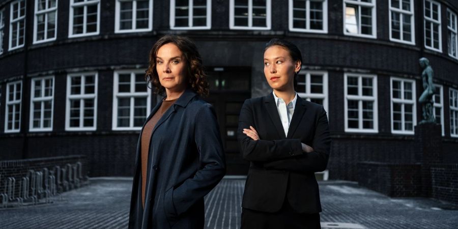 Rechtsanwältin Anna Conti (Desiree Nosbusch, l) und Staatsanwältin Henry Mahn (Malaya Stern Takeda) konnten die meisten Zuschauerinnen und Zuschauer vor den Fernseher locken.