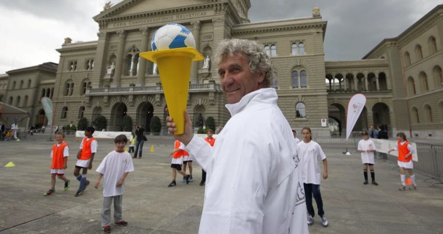 Goalie-Legende Jean-Marie Pfaff (Bild) fragte, ob Sommer «Schlaftabletten» genommen hat? Sky-Experte Dietmar Hamann sprach von «heilloser Überforderung».