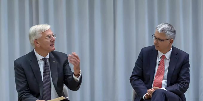 Verwaltungsratspräsident Christoph Franz, links, und CEO Severin Schwan zum 125-Jahr-Jubiläum ihrer Firma Hoffmann-La Roche. Hoffmann-La Roche