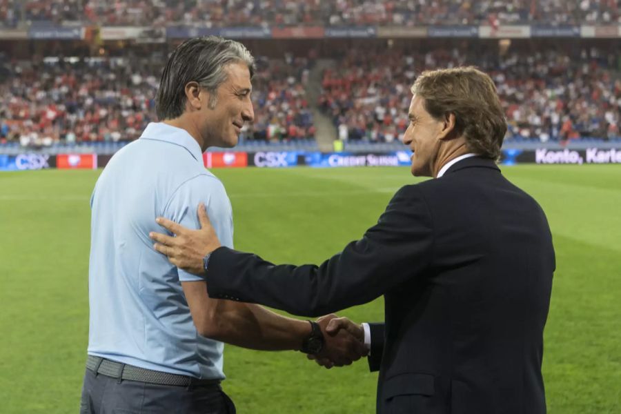 Murat Yakin und Roberto Mancini vor der Partie.