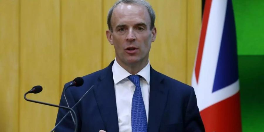 Grossbritanniens Aussenminister Dominic Raab, Aussenminister bei einer Pressekonferenz. Foto: Anjum Naveed/AP/dpa