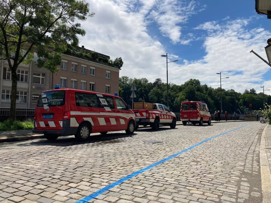 Auch die Feuerwehr war Ort.