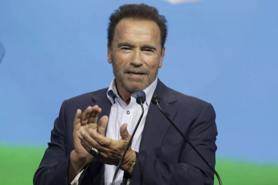 Arnold Schwarzenegger war mal Gouverneur von Kalifornien.